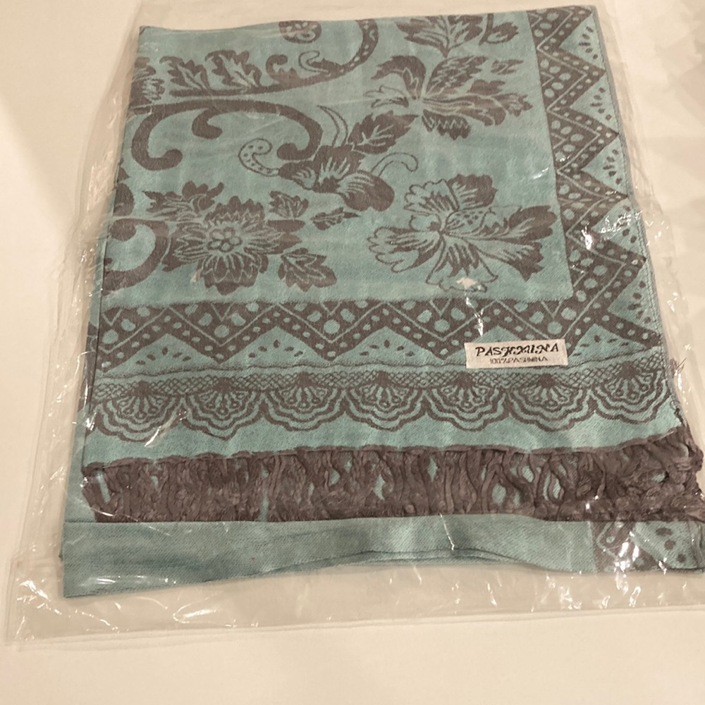 🧣PASHMINA scarf. BNWOT
